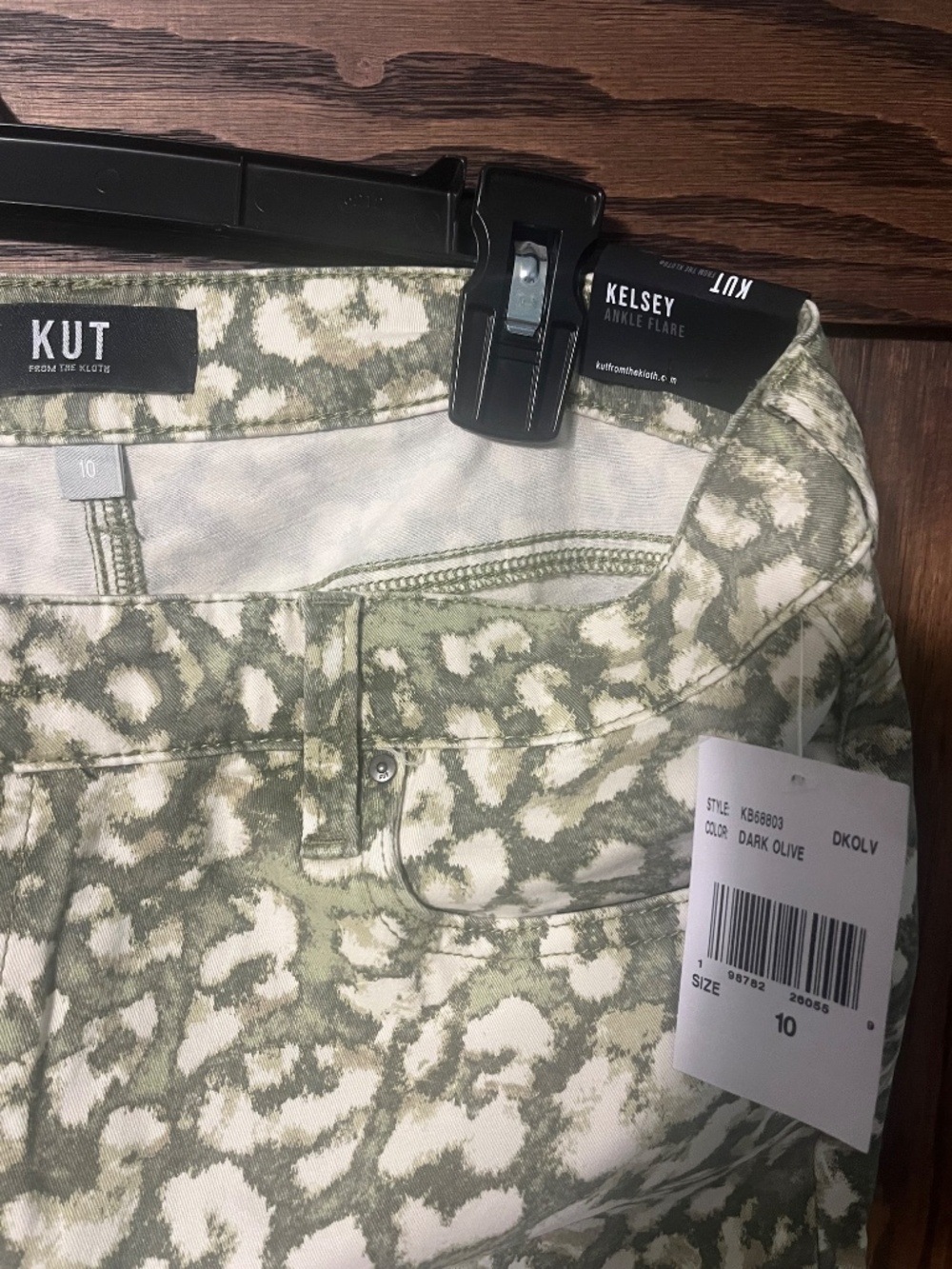 Kut from the Kloth Kelsey High Rise Ankle Flare, Exclusive in Dark Olive - Picture 4 of 5